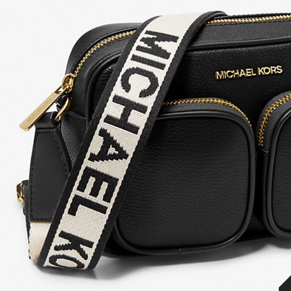 Michael Kors Jet Set Md Leather Crossbody Bag Case for Apple Airpods Pro®
Black - Picture 3 of 16